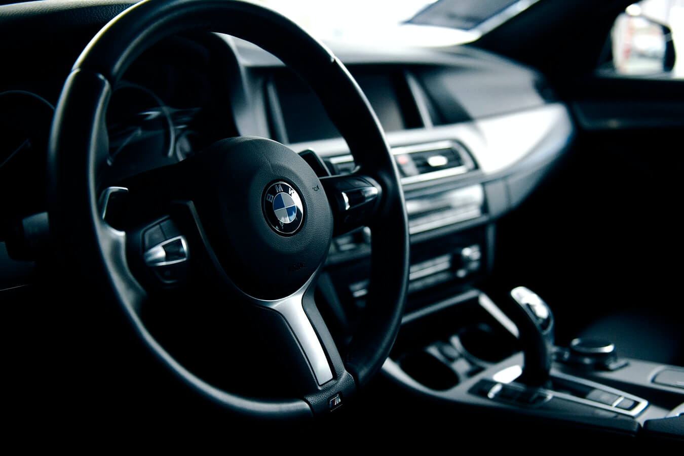 Specialist automotive locksmith